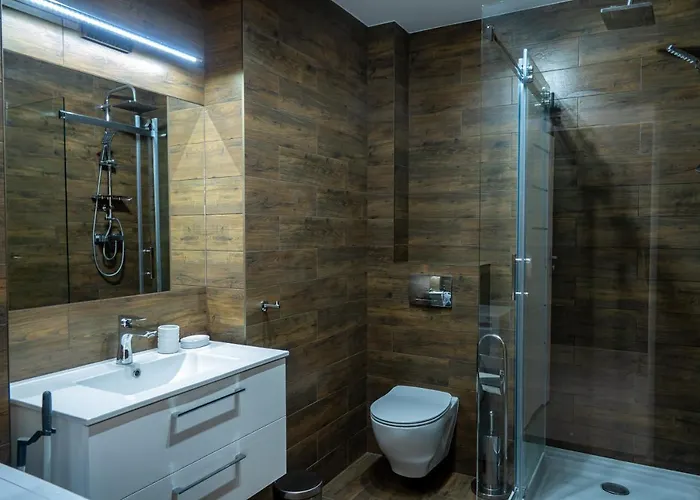 Nowy Z Duzym Tarasem I Parkingiem